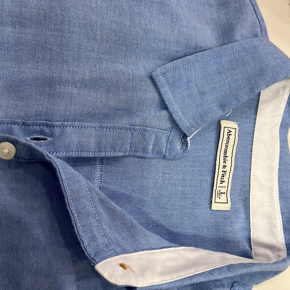 Abercrombie and Fitch blue fitted dress shirt barely used - Picture 4 of 7